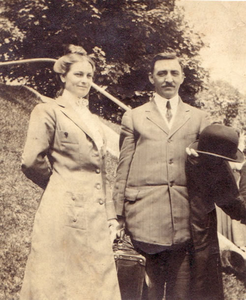 Forrest as a young couple
